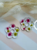 Pampilles fleur en résine – Fleurs séchées fuchsia & jaune 3.5 cm